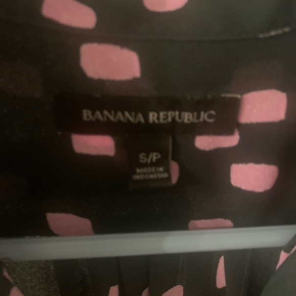 Banana Republic sleeveless blouse - Picture 2 of 2